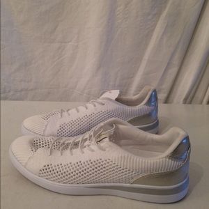 FlexED white mesh shoes 8